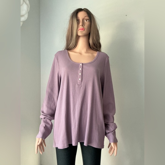 GAP Lavender Long Sleeve Women's Tee - Picture 4 of 10
